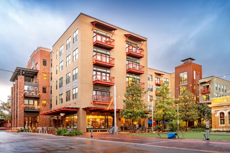 Pearl District Portland building, Best Areas to Live in Portland Oregon for Singles & Young Professional