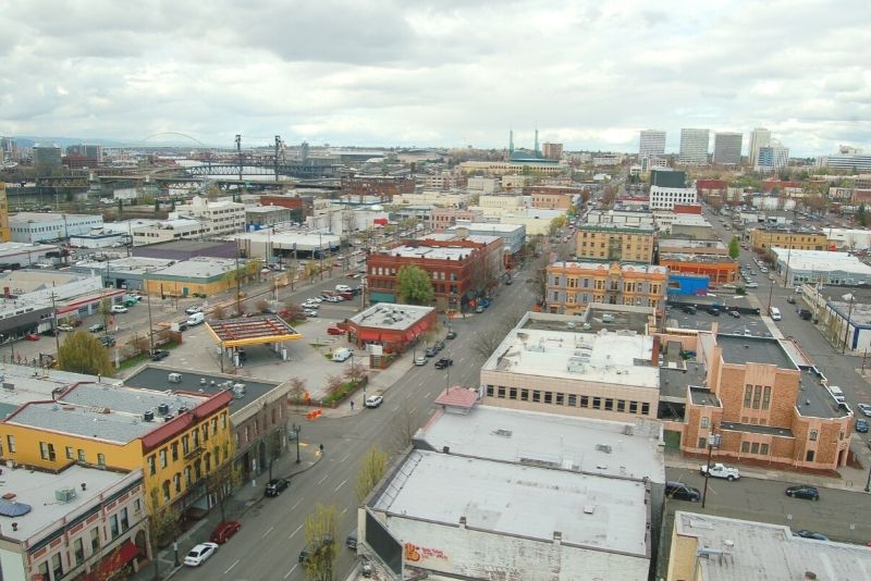 aerial view of a business area of Portland Oregon, Where to live when moving to Portland Oregon