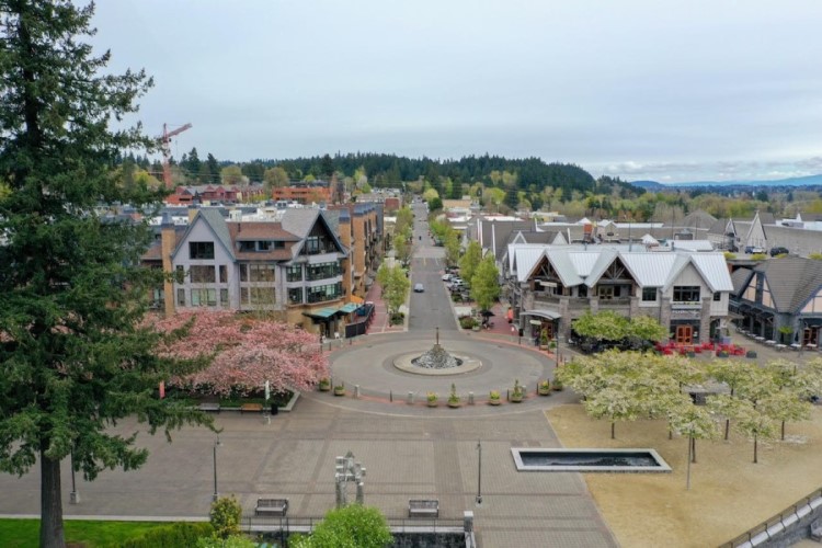 downtown lake oswego, 12 Reasons to move to Lake Oswego Oregon, Living in Portland Oregon real estate