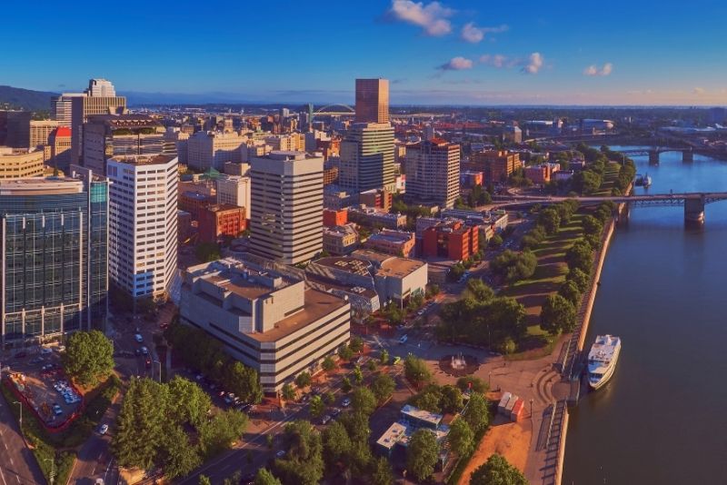 downtown portland Oregon at dusk, Is Portland the new California