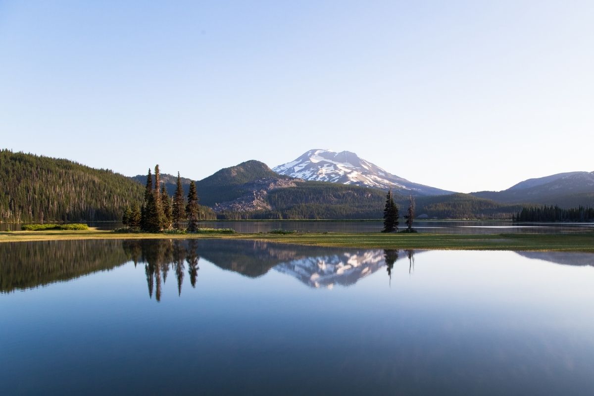 outdoor landscape in Bend OR, living in Bend vs Portland Oregon, Living in Portland OR real estate