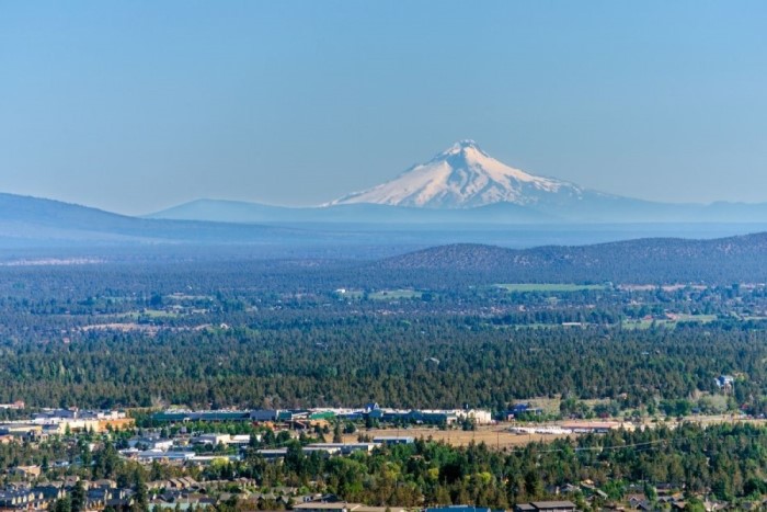 outdoor landscape in Bend OR, living in Bend vs Portland Oregon, Living in Portland OR realtors