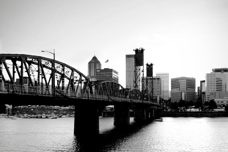 rainy view of PDX bridge, 3 reasons why it sucks to live in Portland