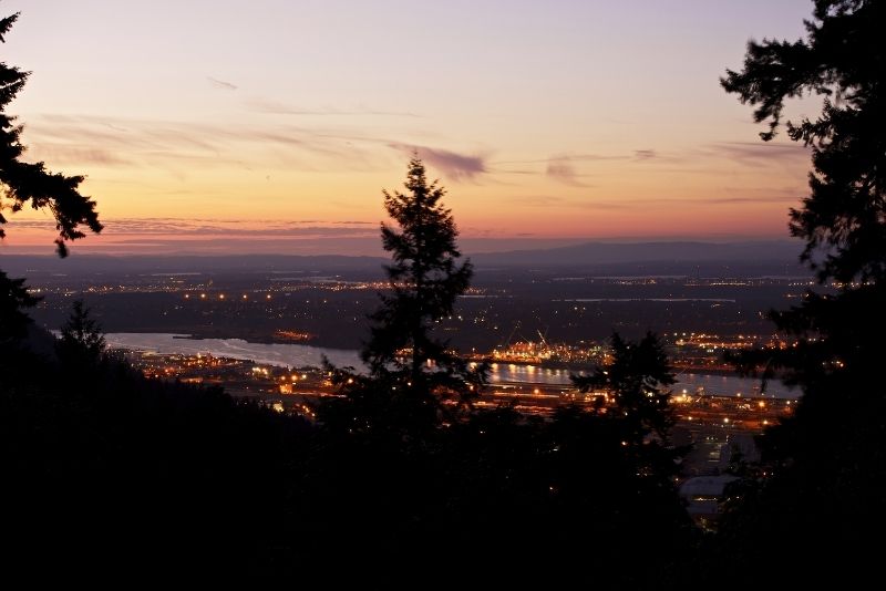 sunset over West Linn Oregon, West Linn Oregon, Living in Portland Oregon real estate