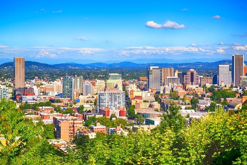 view of downtown Portland Oregon in the spring, living in portland vs beaverton oregon (3)